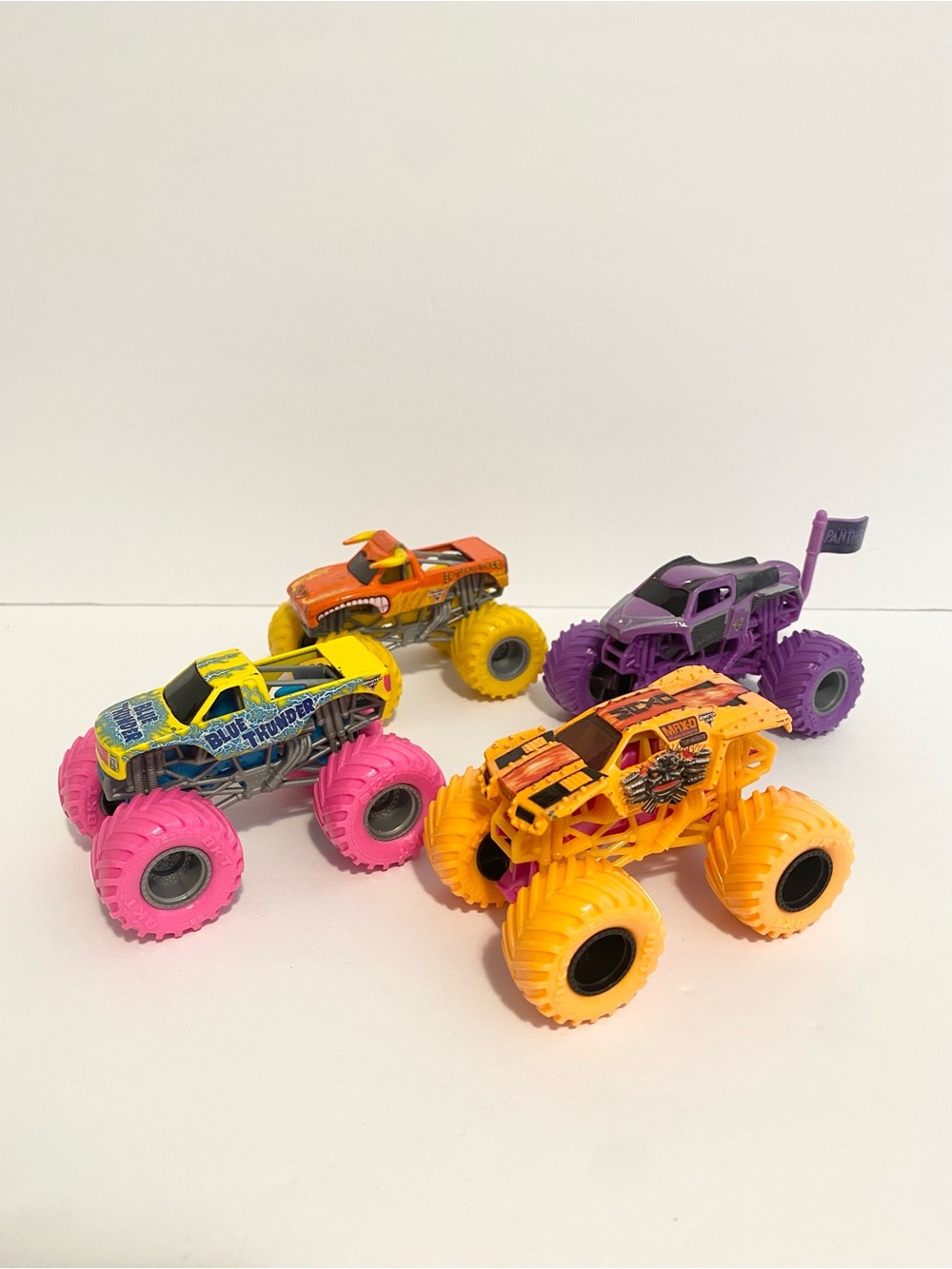 Monster Jam Truck Lot 1:64 Max D Toro Loco Panther Blue Thunder Car Vehicle